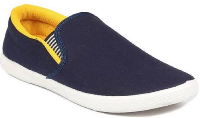 

DAimler Slip On Sneakers For Men(Multicolor, Blue