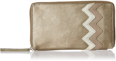 

Baggit Casual Beige Clutch