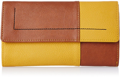 

Baggit Casual Tan Clutch