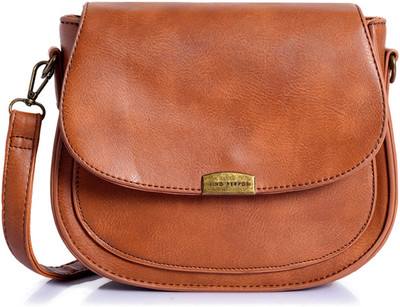 

Lino Perros Sling Bag(Tan)