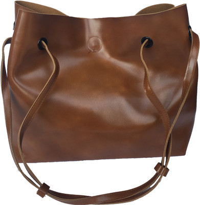 

Regiis Shoulder Bag(Brown)