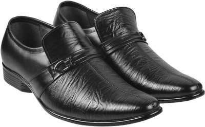

Metro Trendy Slip On For Men(Black, 11;black