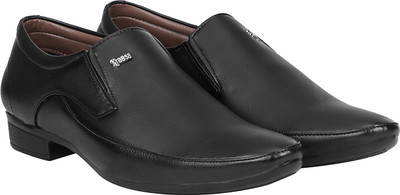 

Kraasa Regular Slip On For Men(Black