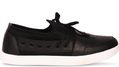 

CLOSHO Black Casual Shoe Sneakers For Men(Black