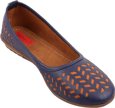 

Footrendz Footrendz Women Ethnic Cutwork Faux Leather Bellies Bellies For Women(Blue
