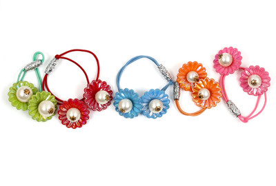 

Suhaavi Multicolor Flower Design Rubber Band(Multicolor)
