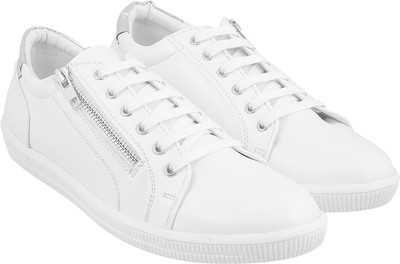 

Mochi Awesome Canvas Shoes For Men(White