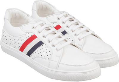 

Metro Trendy Canvas Shoes For Men(White