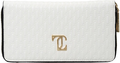 

Jennifer Lopez Casual White Clutch