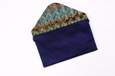 

Amolika Casual Multicolor Clutch