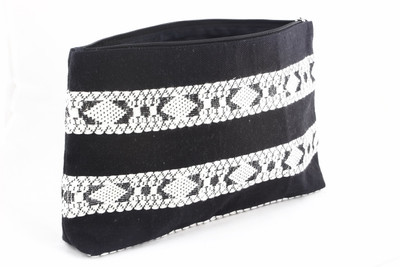 

Amolika Casual Black Clutch