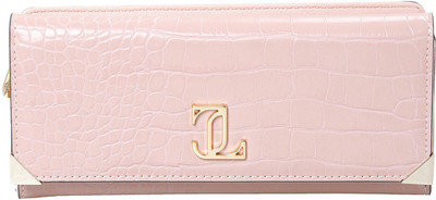 

Jennifer Lopez Casual Pink Clutch