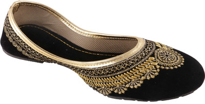 

Traditional Collection Mojaris For Women(Multicolor, Multicolour