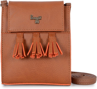 

Baggit Women Casual Brown PU Sling Bag