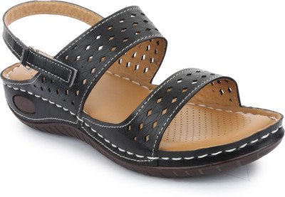 

Moonwalk Women Black Flats