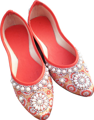 

SOKHI Red Gold party wear Punjabi Jutti Party Wear For Women(Red