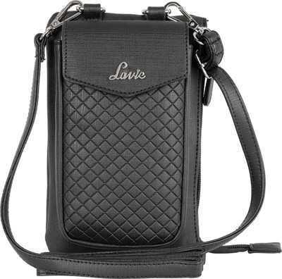 

Lavie Casual Black Clutch