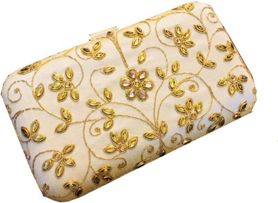 

Craftbazaar Party White Clutch