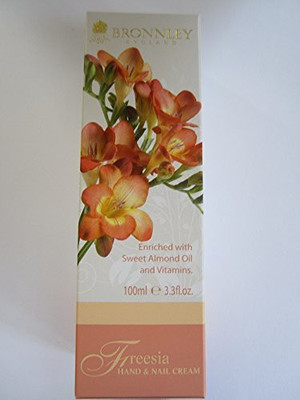 

Cocoshop Bronnley Freesia Hand & Nail Cream(100 g)