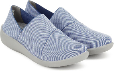 60% OFF on CLARKS Sillian Firn Boat Shoes For Women(White, Blue