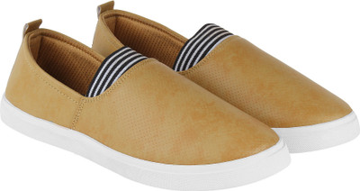 

Aero Canvas Casuals For Men(Brown, Camel