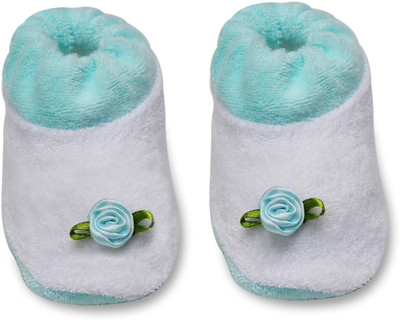 

Tumble Floral Applique Terry Cloth Baby Booties(Toe to Heel Length - 9 cm Multicolor)