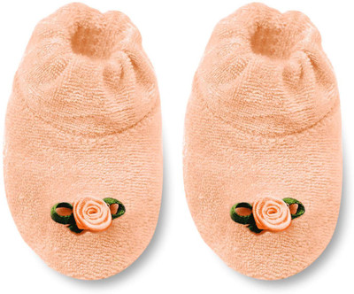 

Tumble Floral Applique Terry Cloth Baby Booties(Toe to Heel Length - 9 cm Peach)