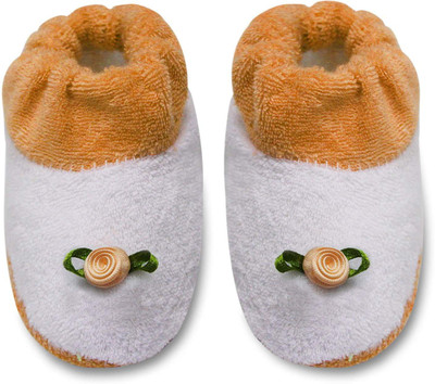 

Tumble Floral Applique Terry Cloth Baby Booties(Toe to Heel Length - 9 cm Orange)
