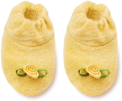 

Tumble Floral Applique Terry Cloth Baby Booties(Toe to Heel Length - 9 cm Yellow)