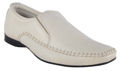 46 OFF on Goosebird Best Looks Men s Patent Leather Stylish