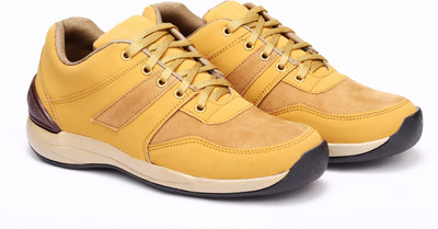 

Flaunters Walking Shoes For Men(Multicolor, Tan