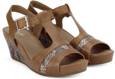 

Clarks Women Tan Leather Wedges
