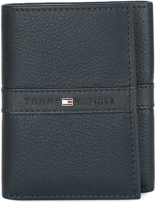 

Tommy Hilfiger Men Casual Blue Genuine Leather Wallet(6 Card Slots), Navy