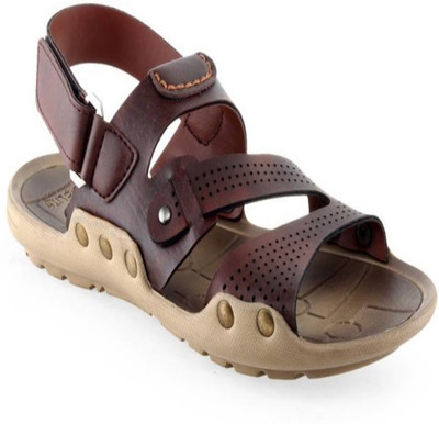 

Yanshika Footwears Men Brown Sandals