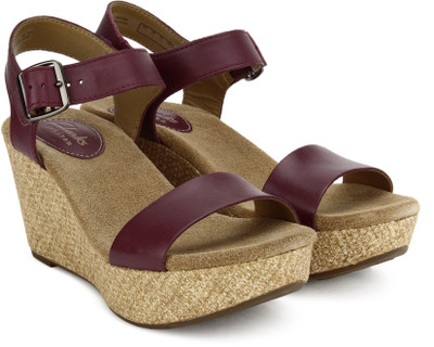 

Clarks Women Plum Leather Wedges