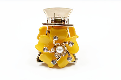 

Suhaavi Floral Design With Pearl and Stone Hair Claw(Yellow)