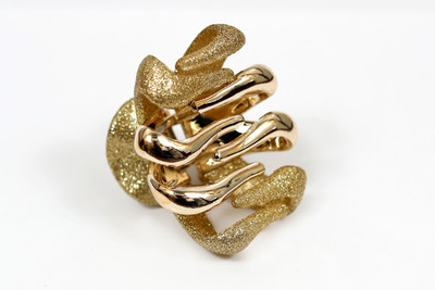 

Suhaavi Gold Sparkle Shining Hair Claw(Gold)