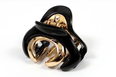 

Suhaavi Black And Gold Shining Hair Claw(Black)