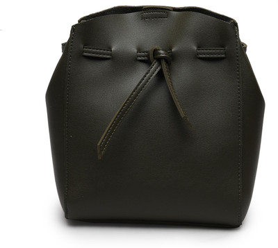 

Alria Girls Casual Black PU Sling Bag