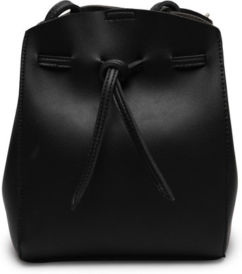 

CHICBAE Hand-held Bag(Black)
