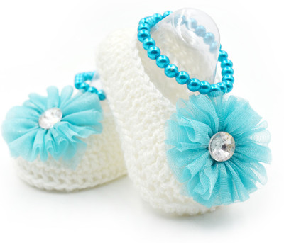 

Magic Needles Handmade Soft Sole Prewalker 4201_3-6 Months Booties(Toe to Heel Length - 11 cm White)