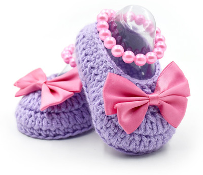 

Magic Needles Handmade Soft Sole Prewalker 4200_3-6 Months Booties(Toe to Heel Length - 11 cm Purple)