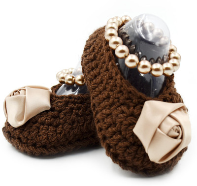 

Magic Needles Handmade Soft Sole Prewalker 4204_6-12 Months Booties(Toe to Heel Length - 12 cm Brown)