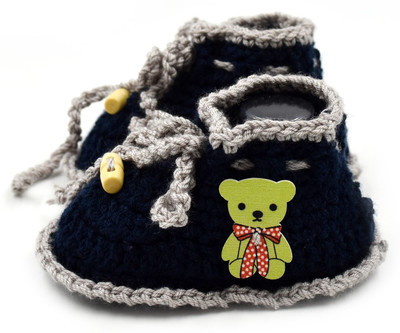 

Magic Needles Handmade Soft Sole Prewalker 4217_0-3 Months Booties(Toe to Heel Length - 10 cm Dark Blue)