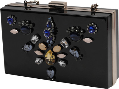 

Alria Casual Black Clutch