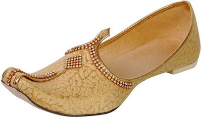 

Jodhana Men's Floral Gold Silk Sherwani Juti Mojaris For Men(Gold