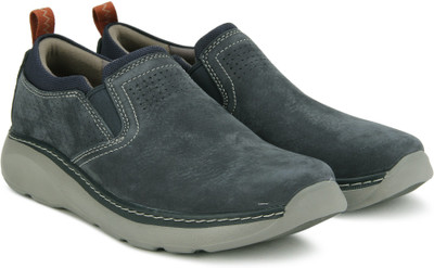 

Clarks Charton Free Navy Nubuck Casual Shoes For Men(Multicolor