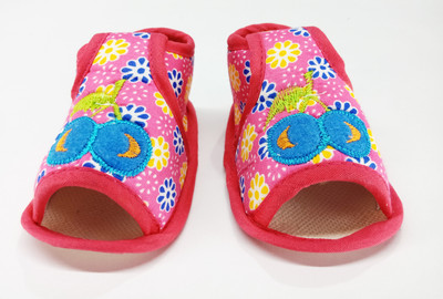 

Aayat Kids Booties(Toe to Heel Length - 12 cm Multicolor)