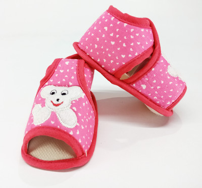 

Aayat Kids Booties(Toe to Heel Length - 12 cm Multicolor)
