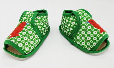 

Aayat Kids Booties(Toe to Heel Length - 12 cm Multicolor)